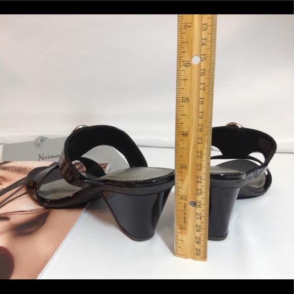 ⬇️ BLACK SANDALS 👡 - Picture 3 of 4